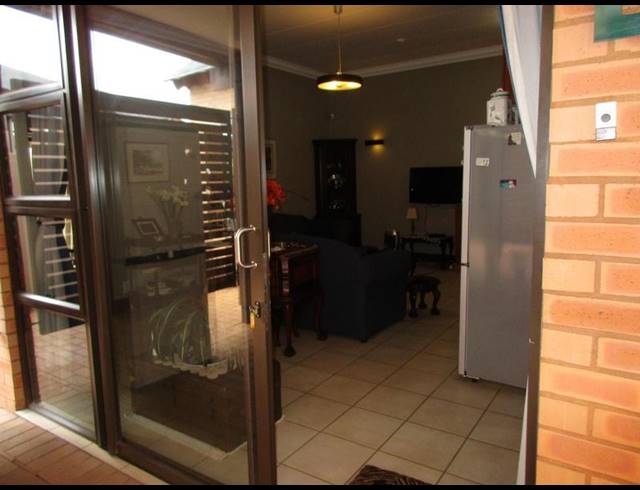 1 BEDROOM PROPERTY TO RENT IN RETIRE AT MIDSTREAM